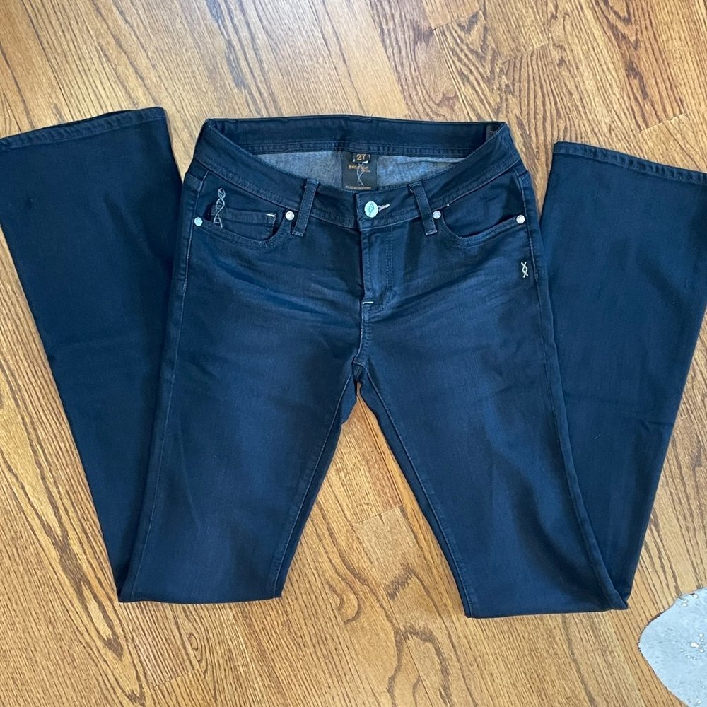 GENETIC DENIM "the RILEY" JEANS ; BLUE/BLACK WASH LOW-RISE FLARE; SIZE 27 NWOT